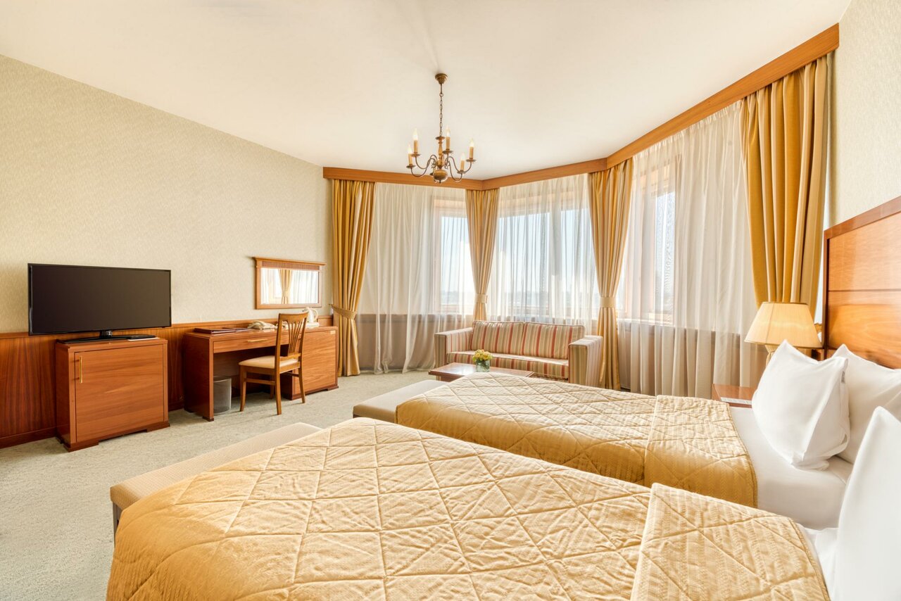 Гостиница Президент-Отель Москва-93