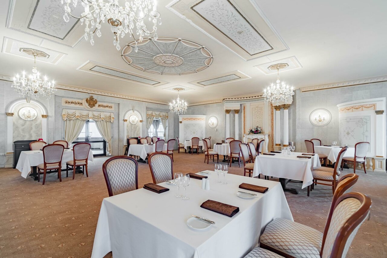 Гостиница Президент-Отель Москва-157