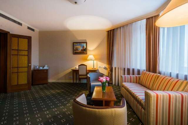 Гостиница Президент-Отель Москва-186