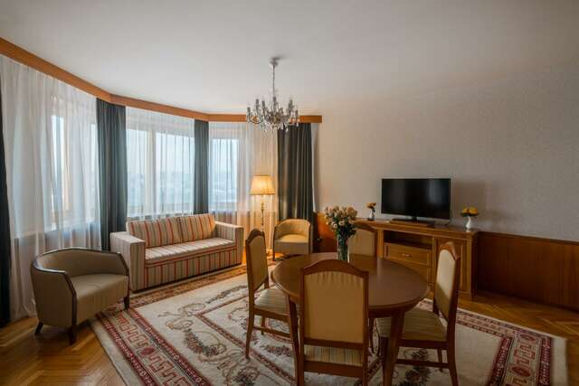 Гостиница Президент-Отель Москва-240