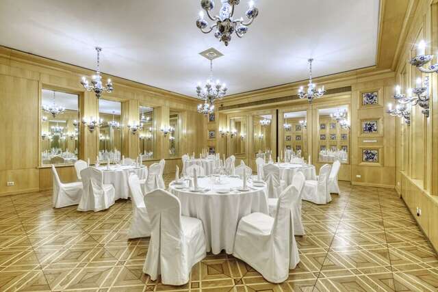 Гостиница Президент-Отель Москва-141